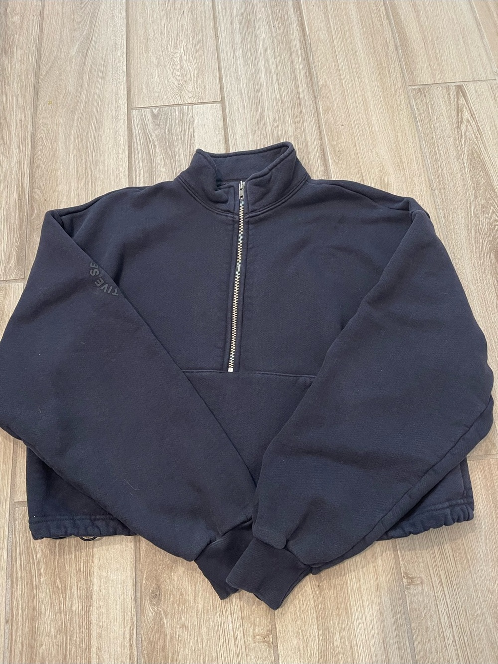 SET Active Cropped Graphic Heavyweight Half Zip Sweatshirt Onyx Sz M